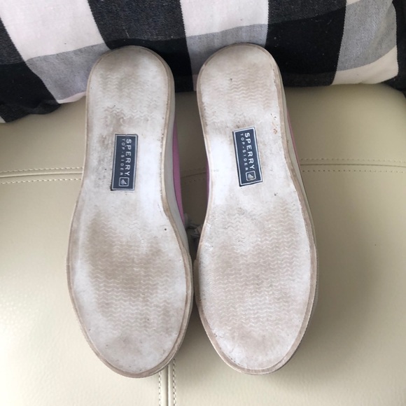 Lilac colored Sperry shoes. Perfect for spring 💜 - Picture 5 of 6
